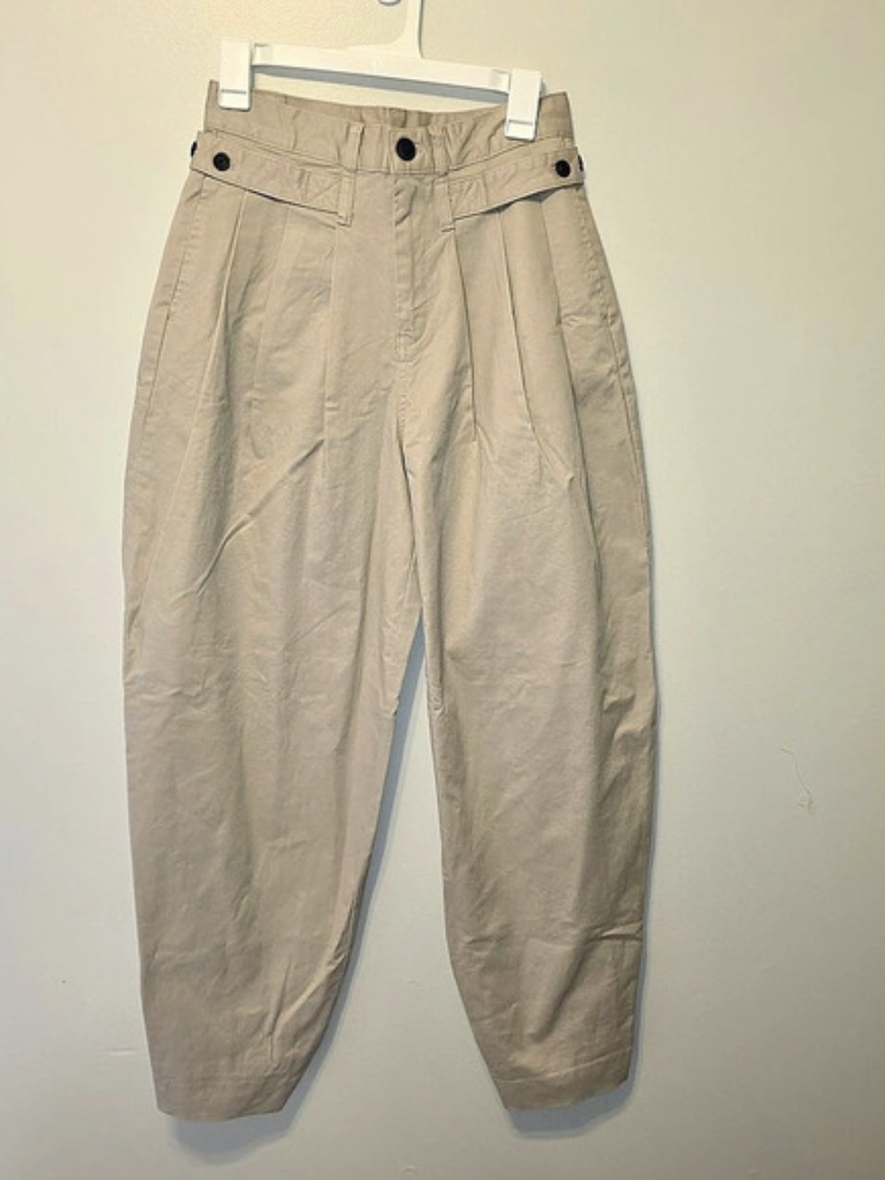 R13 Ankle-Cropped Cargo Pants in Beige NWT